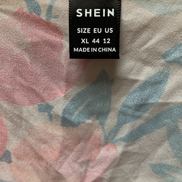 SHEIN Top - Picture 7 of 10